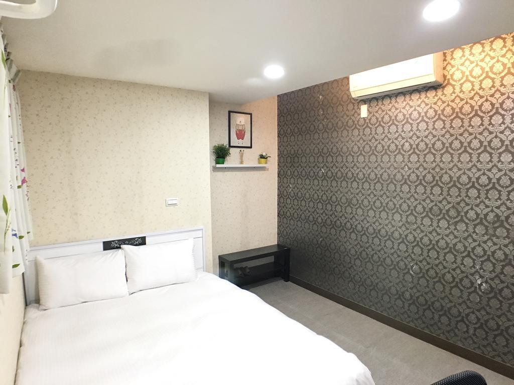 Fongchia Europe III Apartment Taichung Bagian luar foto